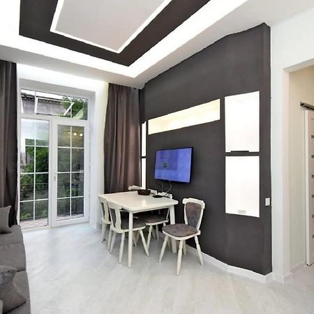 The Best Apartments In The Center Yerevan Exterior photo