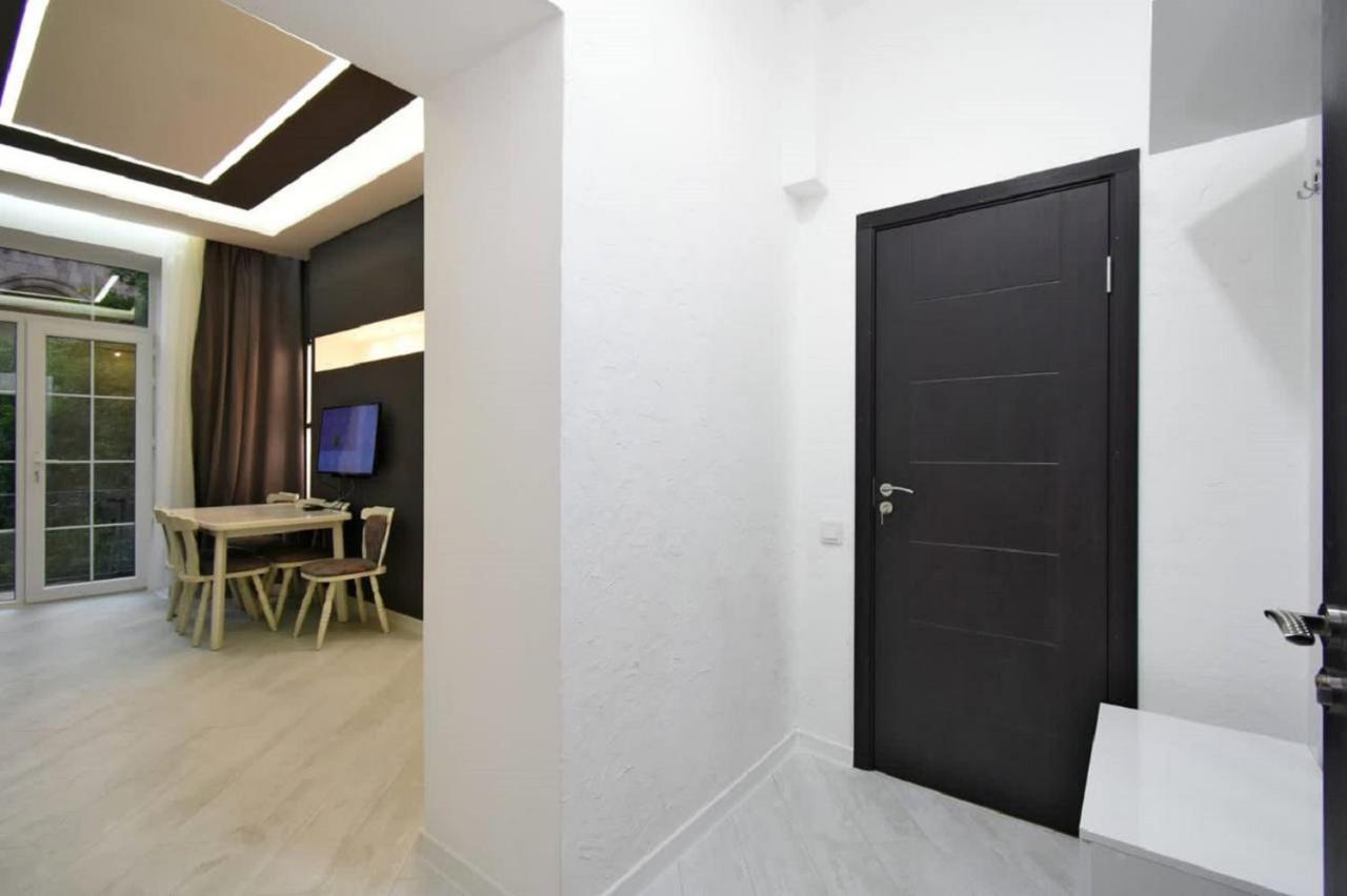 The Best Apartments In The Center Yerevan Exterior photo
